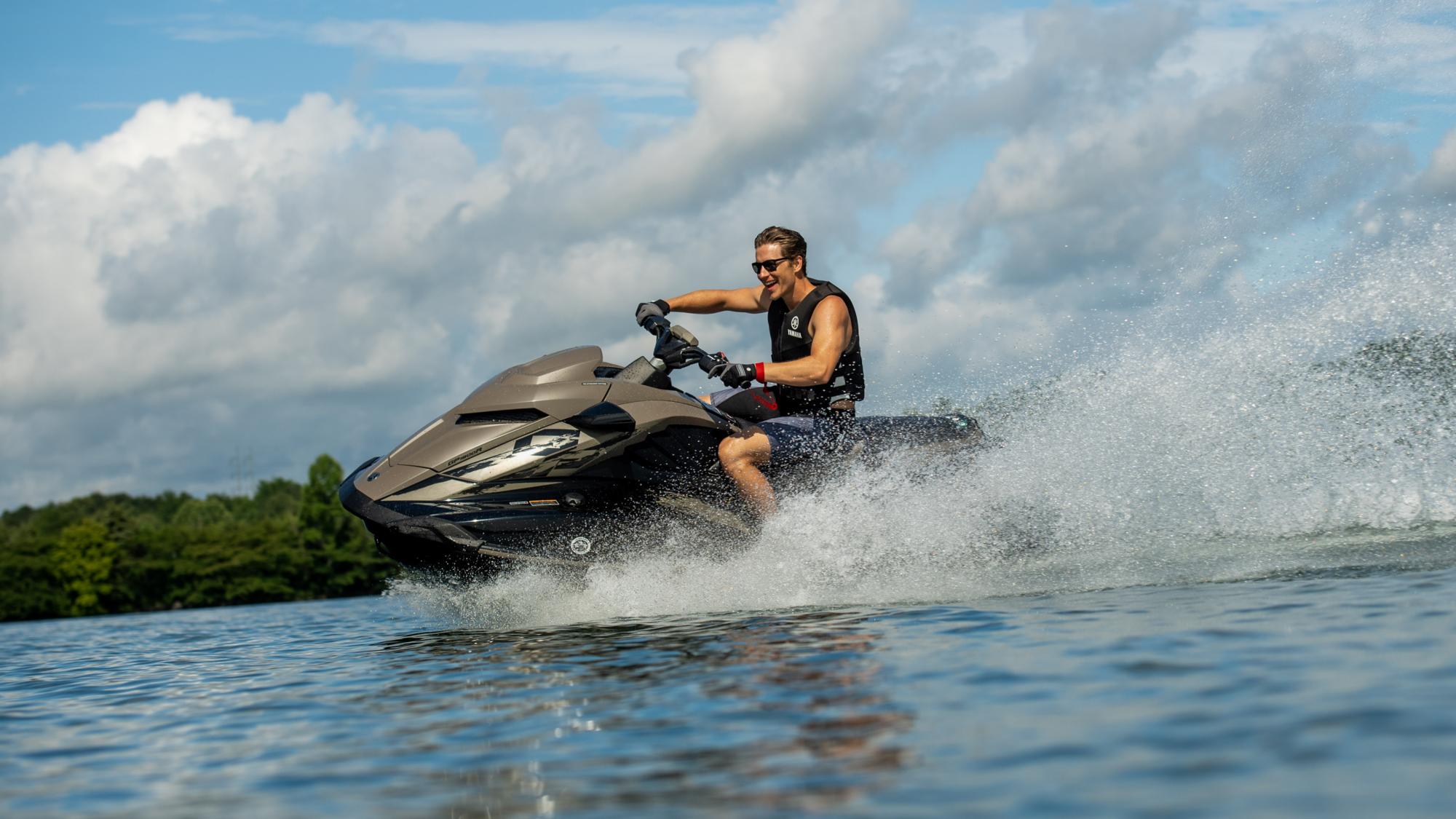 MOTO DE AGUA YAMAHA GP1800 R SVHO 2022 2 MOTO DE AGUA YAMAHA GP1800 R SVHO 2022